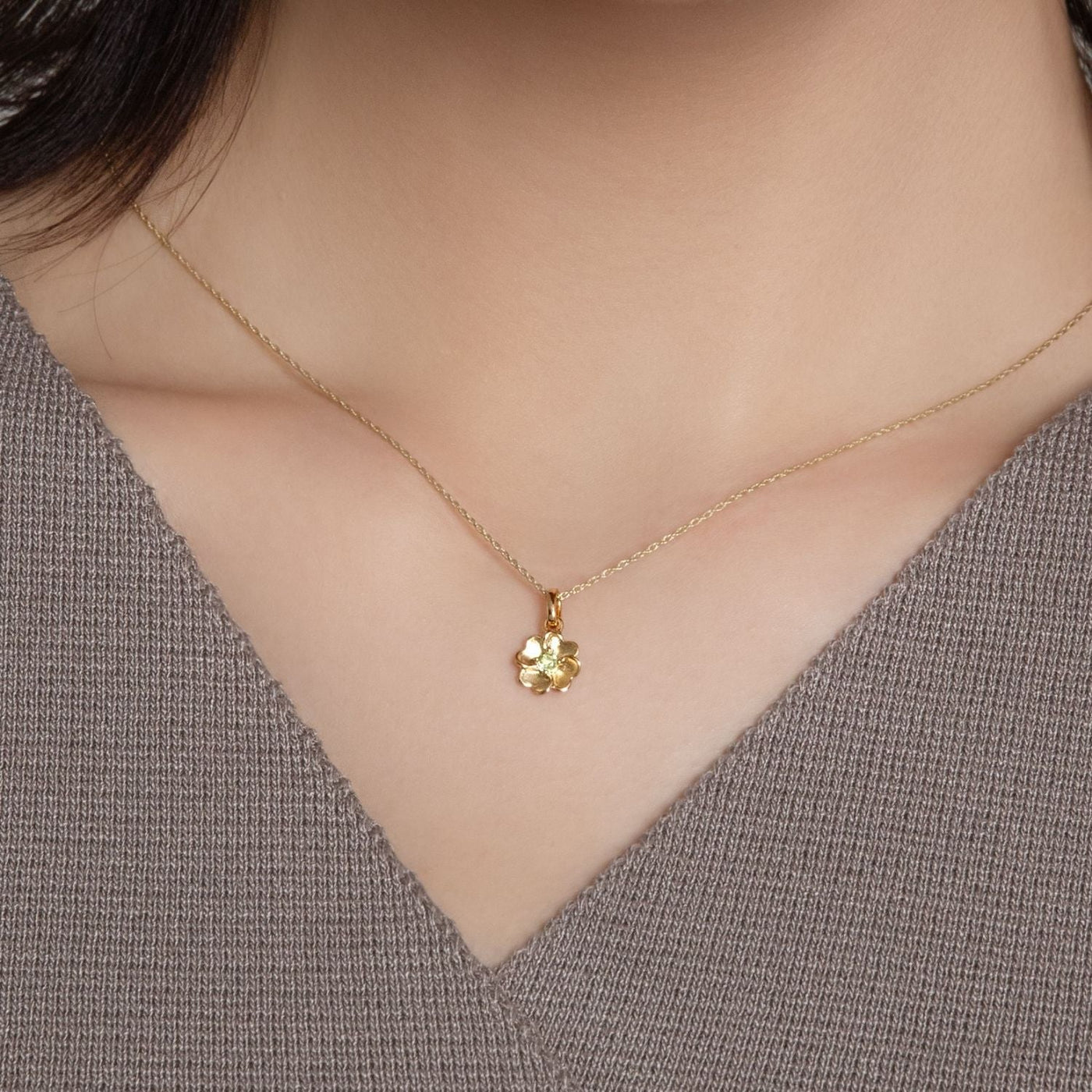 9K-Gold-Natural-Diamond-Bloom-Floral-Pendant