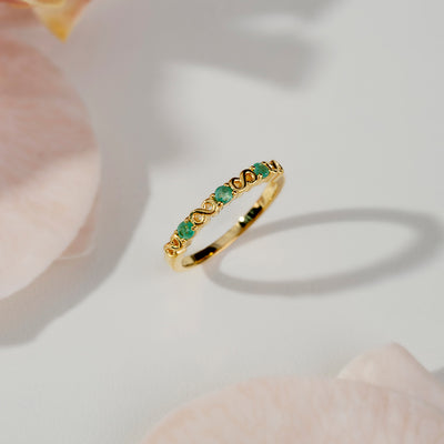 253R7010-02_925 Yellow Gold Plated Sterling Silver Round Emerald Infinity Stackable Ring_Flat Lay_1